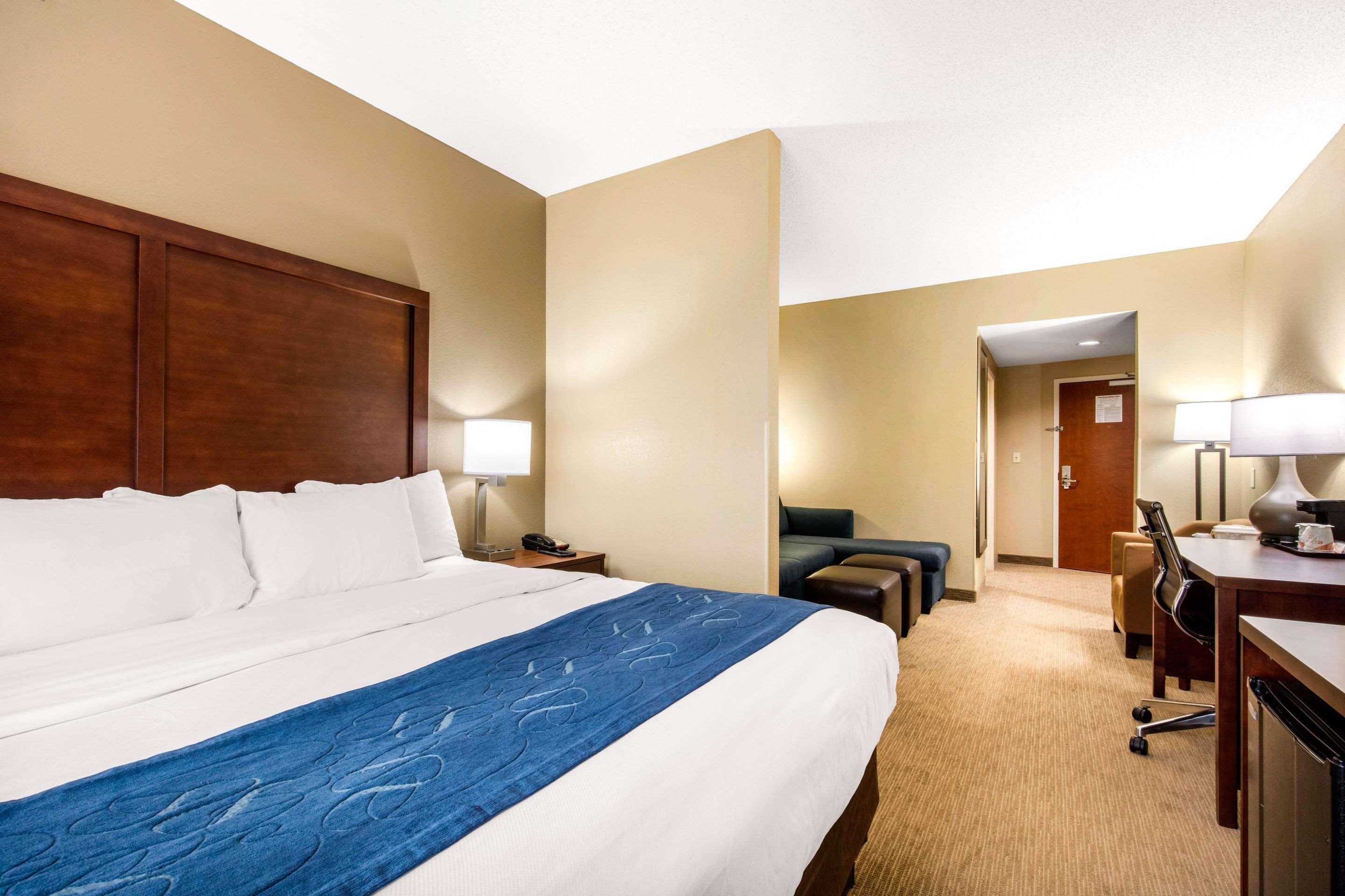 Comfort Suites Manchester Εξωτερικό φωτογραφία