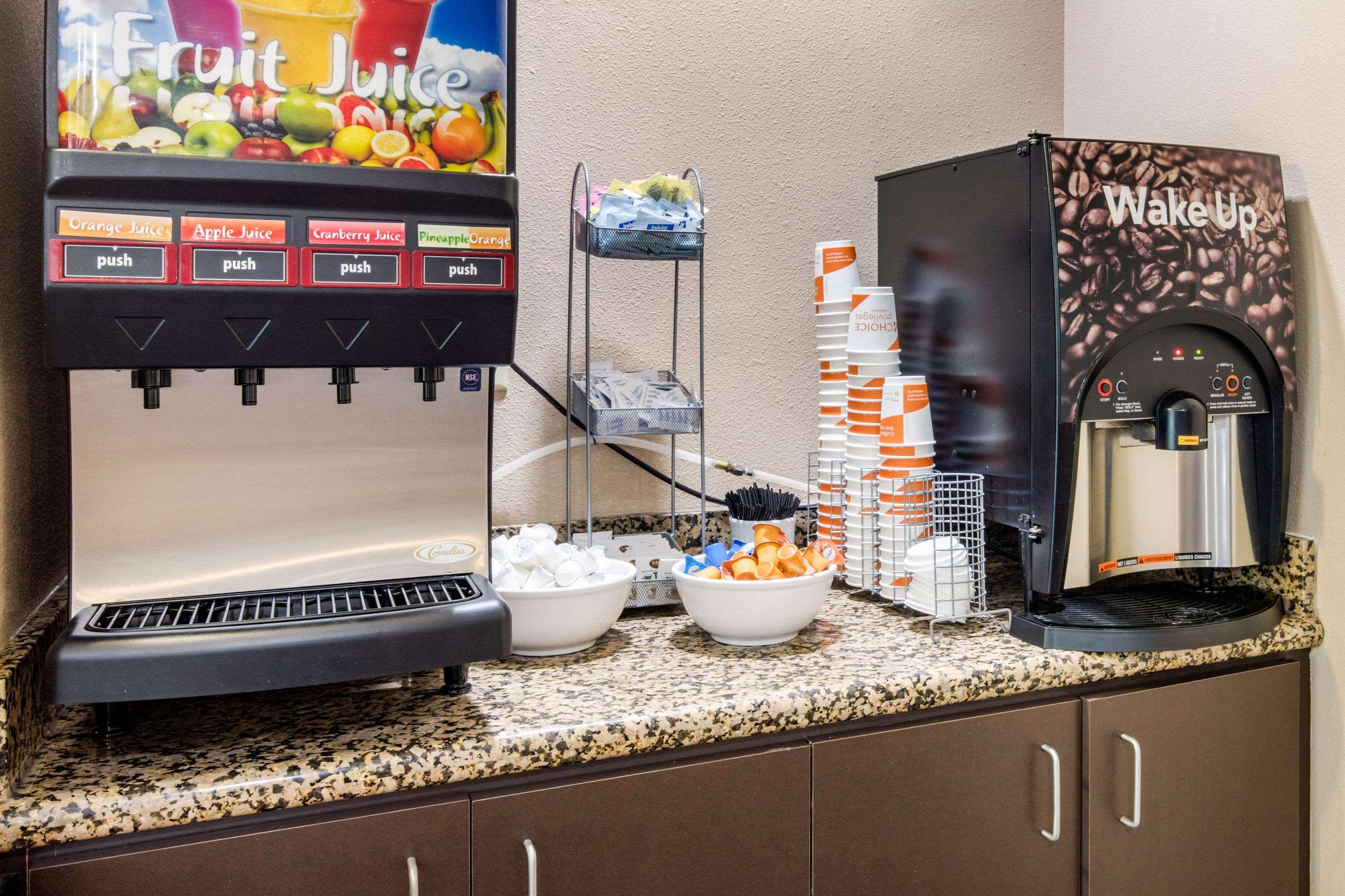 Comfort Suites Manchester Εξωτερικό φωτογραφία